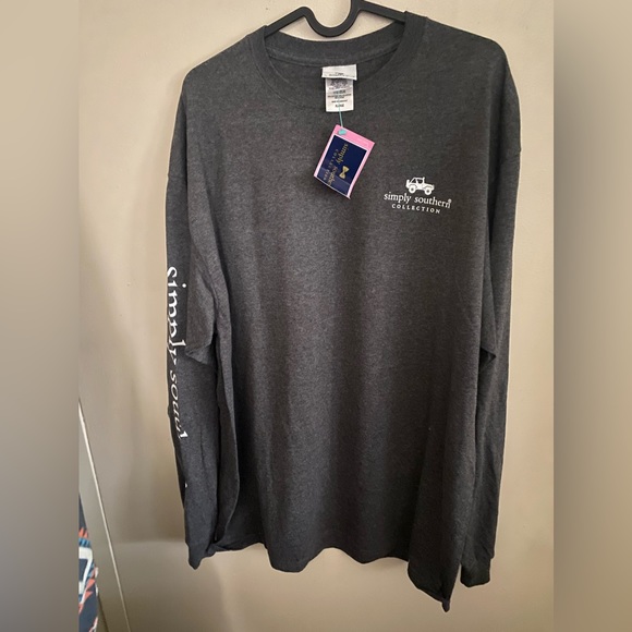 NWT. Women’s Gray Simply Southern Long Sleeve. - Picture 2 of 3